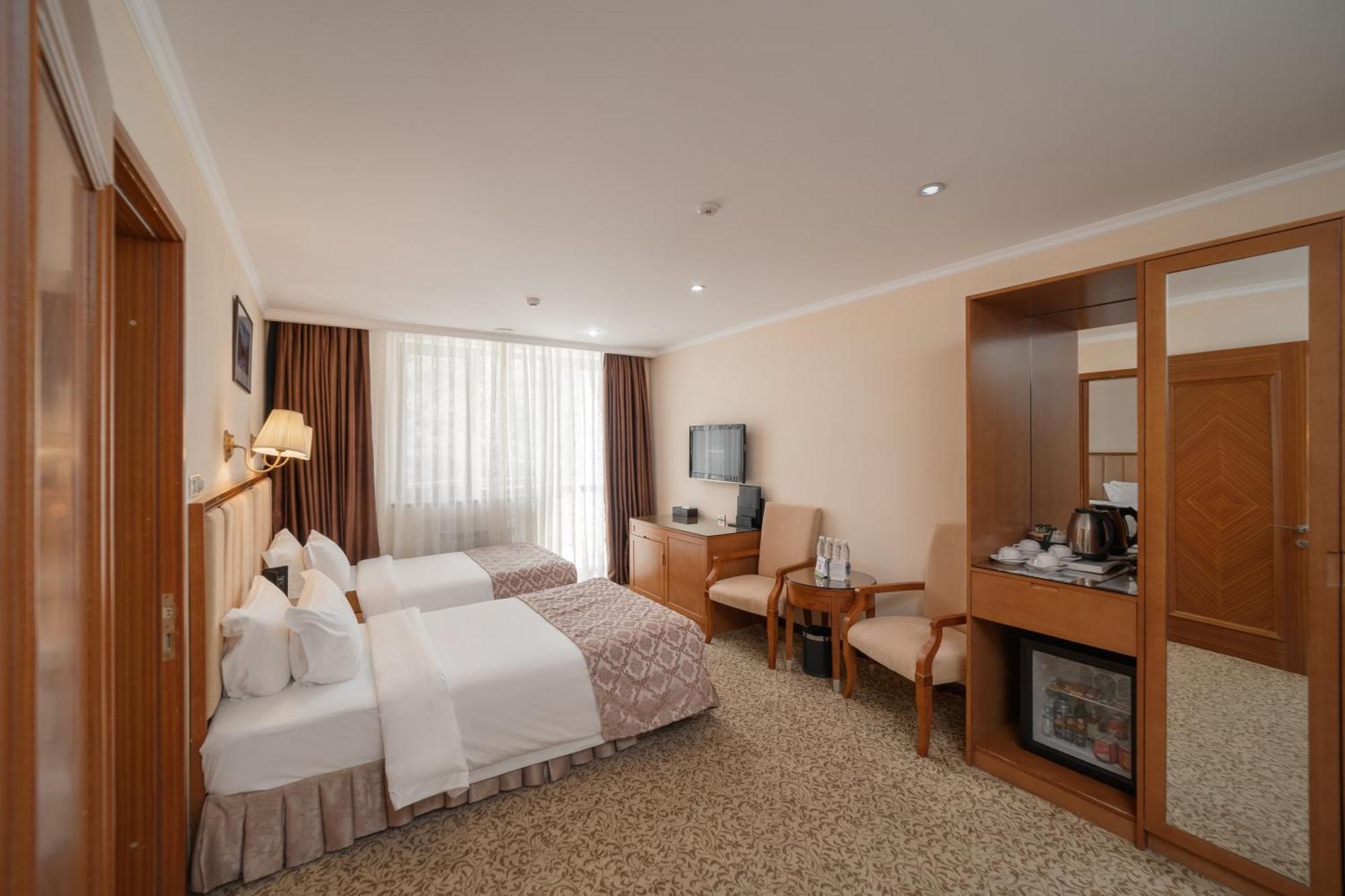 Jannat Resort Kara-Bulak Bilik gambar