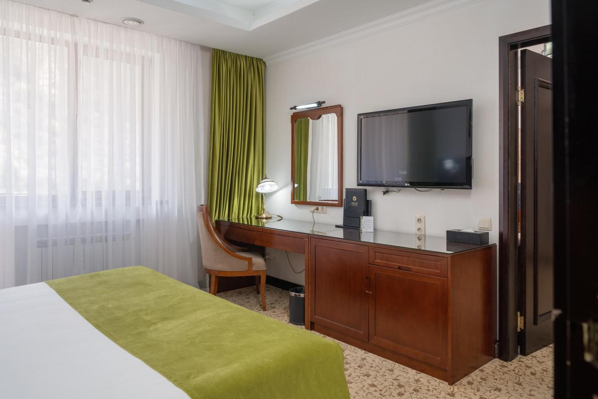 Jannat Resort Kara-Bulak Bilik gambar