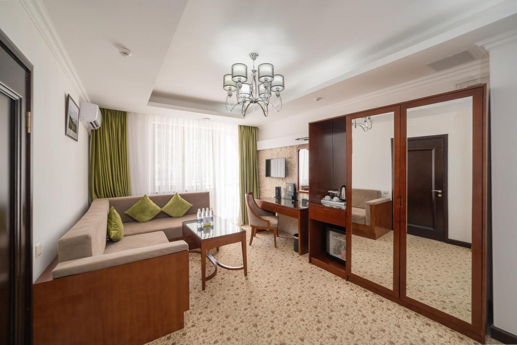 Jannat Resort Kara-Bulak Bilik gambar