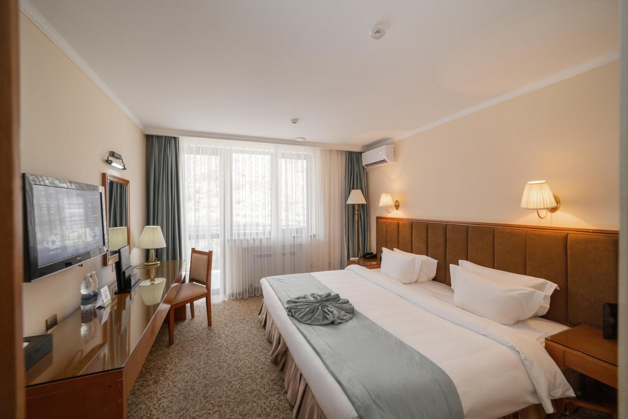 Jannat Resort Kara-Bulak Bilik gambar