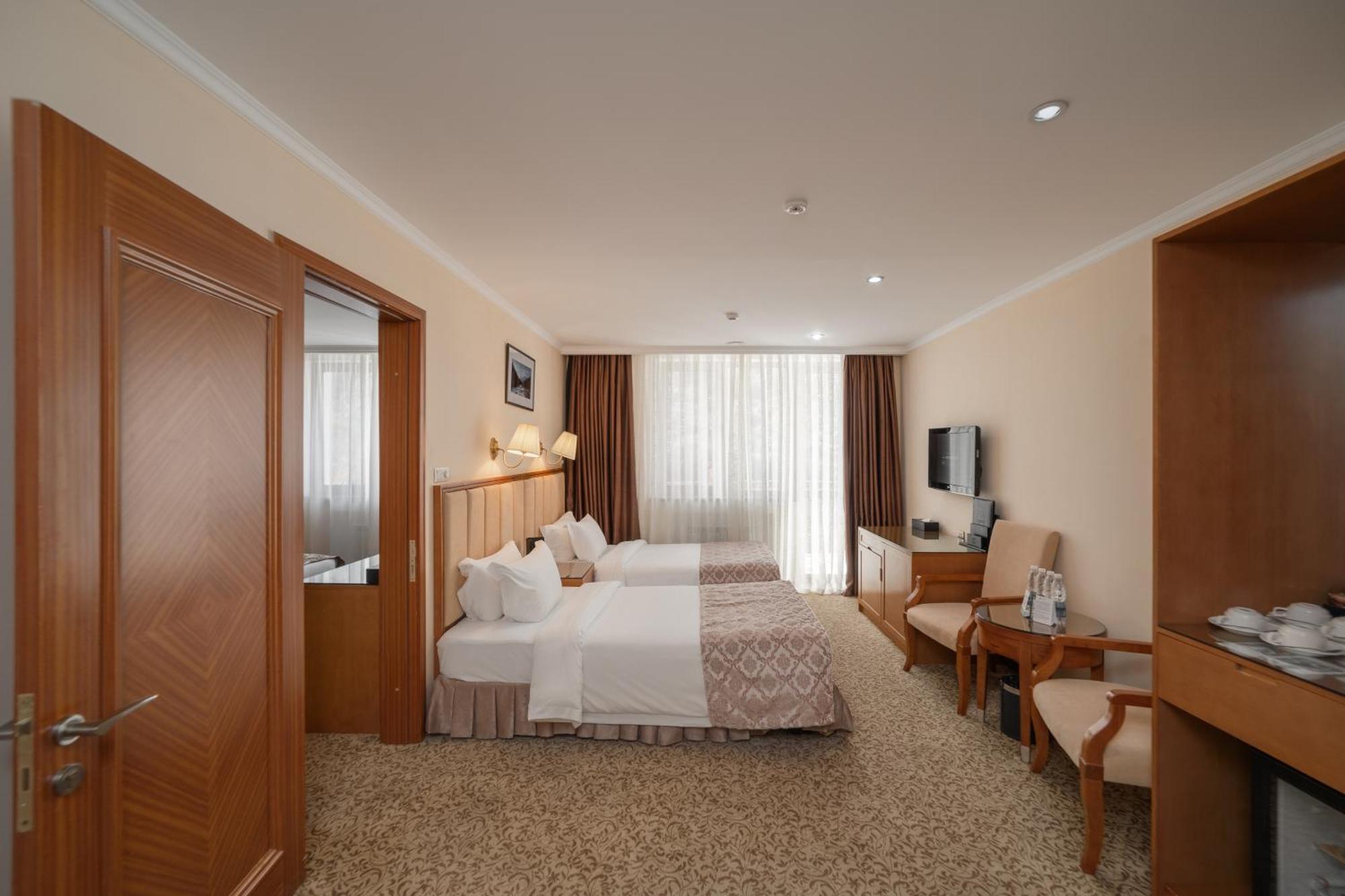 Jannat Resort Kara-Bulak Bilik gambar
